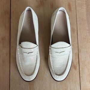 Vionic Waverly Women's Cream and Gold Shimmer Loafers, size 9.5